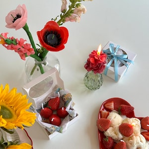 Strawberry candles/ party candles/ soy wax candle / handmade