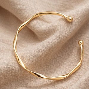 Gedraaide manchetarmband | Open armband goud zilver | Minimalistische damesarmband | Verstelbaar cadeau voor haar