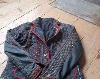 Chaqueta vaquera bordada