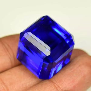 Natural Blue Sapphire Cube 25 Carat Loose Gemstone for Jewellery Designers Collectors use in necklaces and pendants use in spiritual growth.