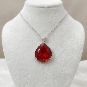 Colgante de rubí rojo de 90-100 quilates, origen birmano, talla pera facetada en forma de lágrima, joya llamativa, piedra natal de julio, regalo.
