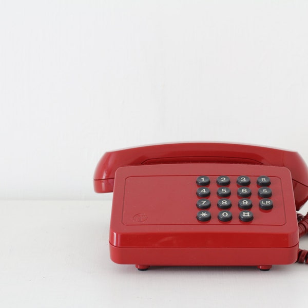 Red retro Tribune 9801AR telephone by BT British Telecom 80s
