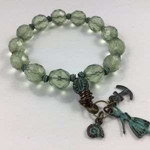 Meer Glas grün Balerina Armreif B315