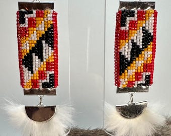 Pendiente de puntada perezosa con dijes de piel de conejo