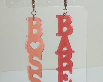 Hallazgos de resina con incrustaciones de circonita cúbica