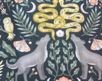 Tela de franela con estampado de animales del bosque, lobo y serpiente, 100 % algodón, media yarda, acogedora tela de costura con temática de bosque.