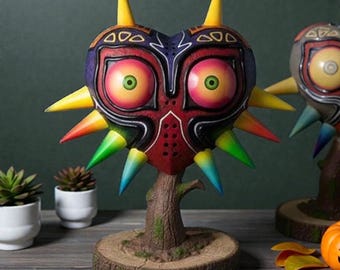 Handcrafted Majora’s Mask Replica – Zelda-Inspired Cosplay Prop & Display Art Piece