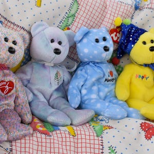 Retired Ty Beanie Baby Bear Lot: Minnesota, Birthday, Valentine&#39;s, Holiday