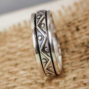 925er Silber Sterling Spinner Ring - Boho Tribal Muster Ring, oxidiertes strukturiertes Band, Unisex Statement Ring, handgemachter Silberschmuck