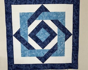 Blue and white lap quilt, baby quilt.