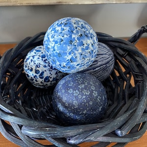 4 - 4 ”Chinoiserie Spheres # 2, blaue und weiße Kugeln, Kugeln, Herzstück, Einweihungsgeschenk, Gastgebergeschenk