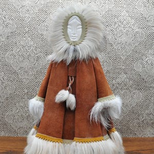 Vintage Handmade Inuit Chukchi Doll – Traditional Fur & Leather Costume