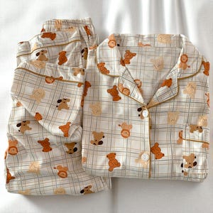 Cute Animals Pajama Set, Long Sleeve Sleepwear for Women, Lightweight Two-Piece Loungewear, Nature Lovers, Gift Idea