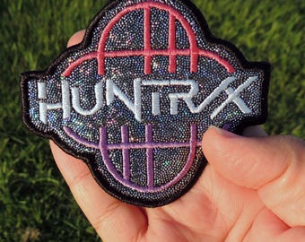 Pop-Fantasy Warrior Embroidered Patch — Iron-On / Sew-On Character Design with Bold K-Pop Vibes