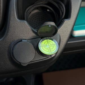 Spirit level for the Fiat Ducato 7, 8 and 9, as well as Peugeot Boxer and Citroen Jumper. Duc.8&9 Zigarettenan