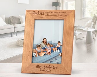 Personalized Teacher Frame Teachers inspire the hopes of today and dreams of tomorrow. teacher thank you gift, class picture frame FR0502