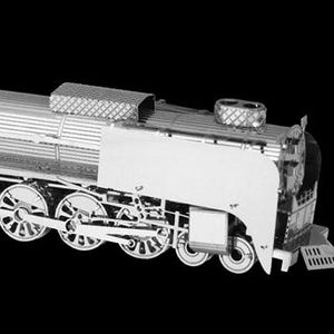 Kit modello 3D in metallo tagliato al laser della locomotiva a vapore Fascinations Metal Earth