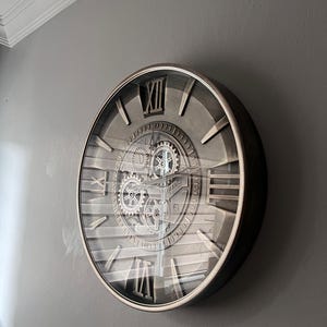 Industrial Gear Wall Clock – Vintage Steampunk Roman Numerals – Bronze Metal Large Silent Wall Decor