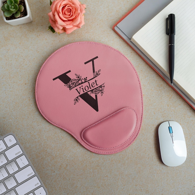 Personalized Leather Mouse Pad with Wrist Rest, Custom Engraved Mouse Pad, Custom Logo Office Desk Mat, Ergonomic Mouse Pad, Gamer Mouse Pad Bild 2