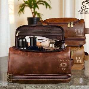 Personalized Groomsmen Toiletry Bag, Custom Engraved Groomsman Dopp Kit, Leather Travel Dopp Kit for Men, Best Man Personalized Wedding Gift