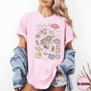 Camiseta con colores cómodos "Tienes un amigo", camiseta retro de Toy Story, Woody, Buzz, Rex, Hamm, viaje a Disneyland. imagen 14