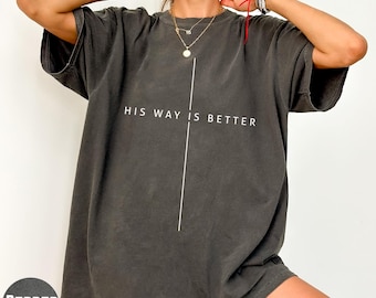 Camiseta de colores cómodos "Su camino es mejor", camiseta cristiana minimalista de Jesús con versículo bíblico simple, regalo cristiano para mujeres y adolescentes.