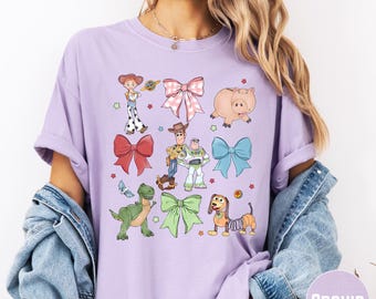 Camiseta de Disney Toy Story con colores cómodos, con lazo coqueto, Jessie, Buzz, Woody, ideal como regalo para mejores amigas.