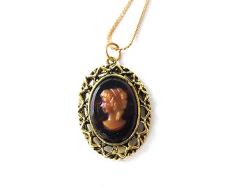 Faux Tortoise Shell Cameo Necklace Gold Tone