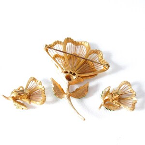 Flower Brooch and Earring Set Gold Tone White and Green Enamel image 12