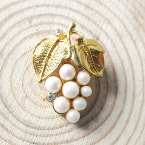 Pearl Grape Bunch Cluster Pin Brooch Gold Tone Rhinestones