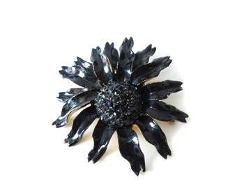 BSK Black Daisy Pin with Rhinestone Center