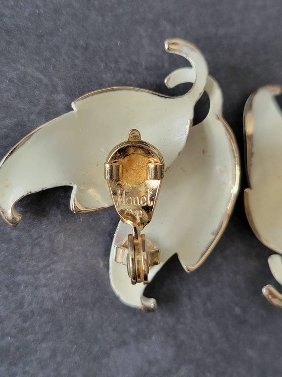 Monet White Leaf Earrings Clip On Gold Tone - image 4