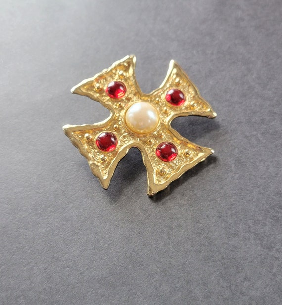 Maltese Cross Brooch Pin Gold Tone with Faux Pear… - image 4