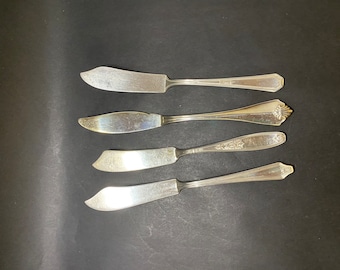 4 Butter Knives - Spreaders - Master Butter