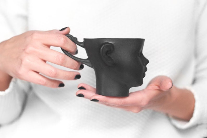 DOLL HEAD Set of two black porcelain mugs image 2