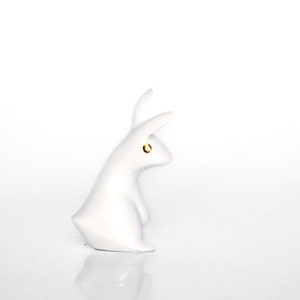 Figurine de lapin en porcelaine blanche et or, figurine en porcelaine céramique, pâques miniature douce, springanimal image 2