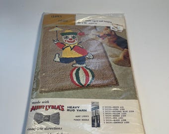 vintage kit is for a Clown punch needle rug or wall hanging by Aunt Lydia's, specifically design #689