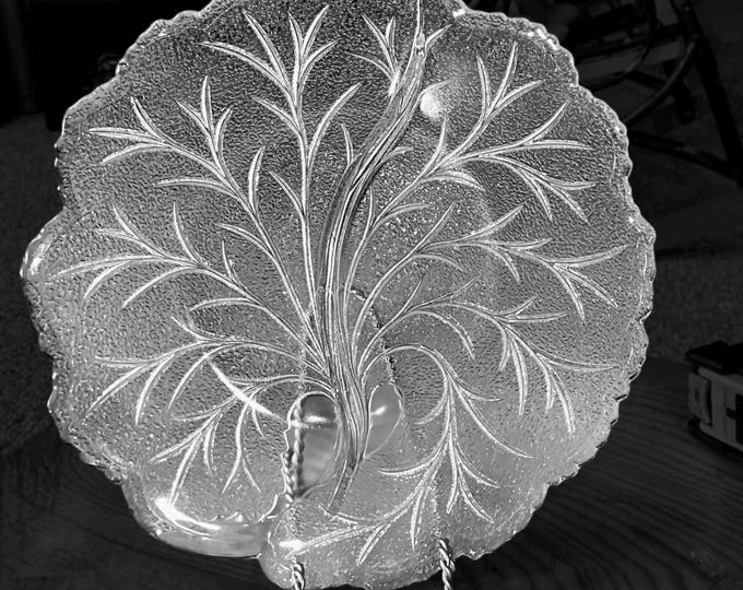 Vintage Indiana Clear Glass Tree of Life Relish Divided Dish – Peeble Leaf Pattern