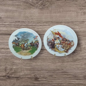Vintage Patriotic American Revolution Decorative Plates (2)