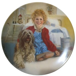 Vintage Knowles Collector&#39;s Plate: Annie and Sandy, Fine China 8.5&quot;