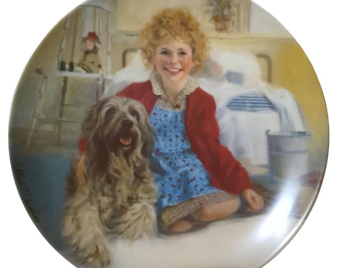 Vintage Knowles Collector's Plate: Annie and Sandy, Fine China 8.5"