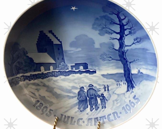 Vintage Bing and Grondahl Jubilee Christmas Pa Vej til Ripke 1895-1965!! 9" Plate