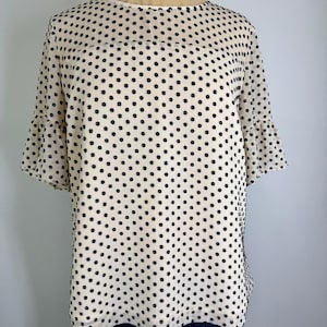 Vintage J crew off white and black dot pattern poly viscose women&#39;s woven short sleeve blouse with shirted sleeve detail ,  size M