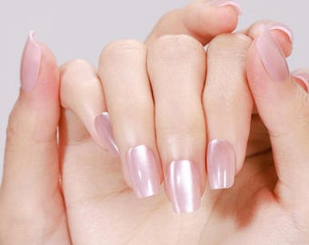 30 Stück Nude Beige Glow Press-On Nails Nude Pink Glänzend Press On Nails | Elegante Kurze Quadratische Fake Nägel | Klassische Neutrale Acryl Nägel