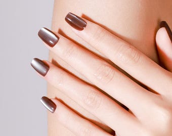 30 Stück Metallic Champagner Press On Nails - Nude Gold Schimmer Quadratische Acrylnägel | Classy Elegant Nail Kit Wiederverwendbare Künstliche Nägel mit Kleber