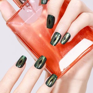 30 Pieces Monster Eyes Press On Nails Dragon Eye Press On Nails – Green Gothic Nails, Reusable Nail Set, Fantasy Halloween Cosplay Manicure