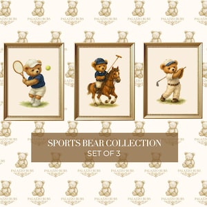 Puede incluir: Conjunto de 3 impresiones enmarcadas con osos de peluche practicando deportes. Un oso juega al tenis, otro al polo y el tercero al golf. Las impresiones están en marcos dorados con un fondo crema. Texto: "SPORTS BEAR COLLECTION SET OF 3".