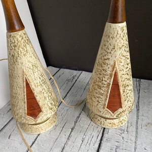 Mid-century mcm Table Lamps Boudoir Nice Ceramic Walnut