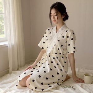 Cotton Gauze Kimono Robe: Lightweight Summer Loungewear with Lace