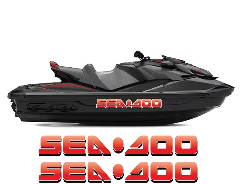 Puede incluir: Una moto acu&aacute;tica Sea-Doo Sea 400 negra y gris con detalles en rojo. La moto acu&aacute;tica tiene el texto "SEA 400" en rojo en el lateral. Texto adicional "SEA 400" se muestra debajo.